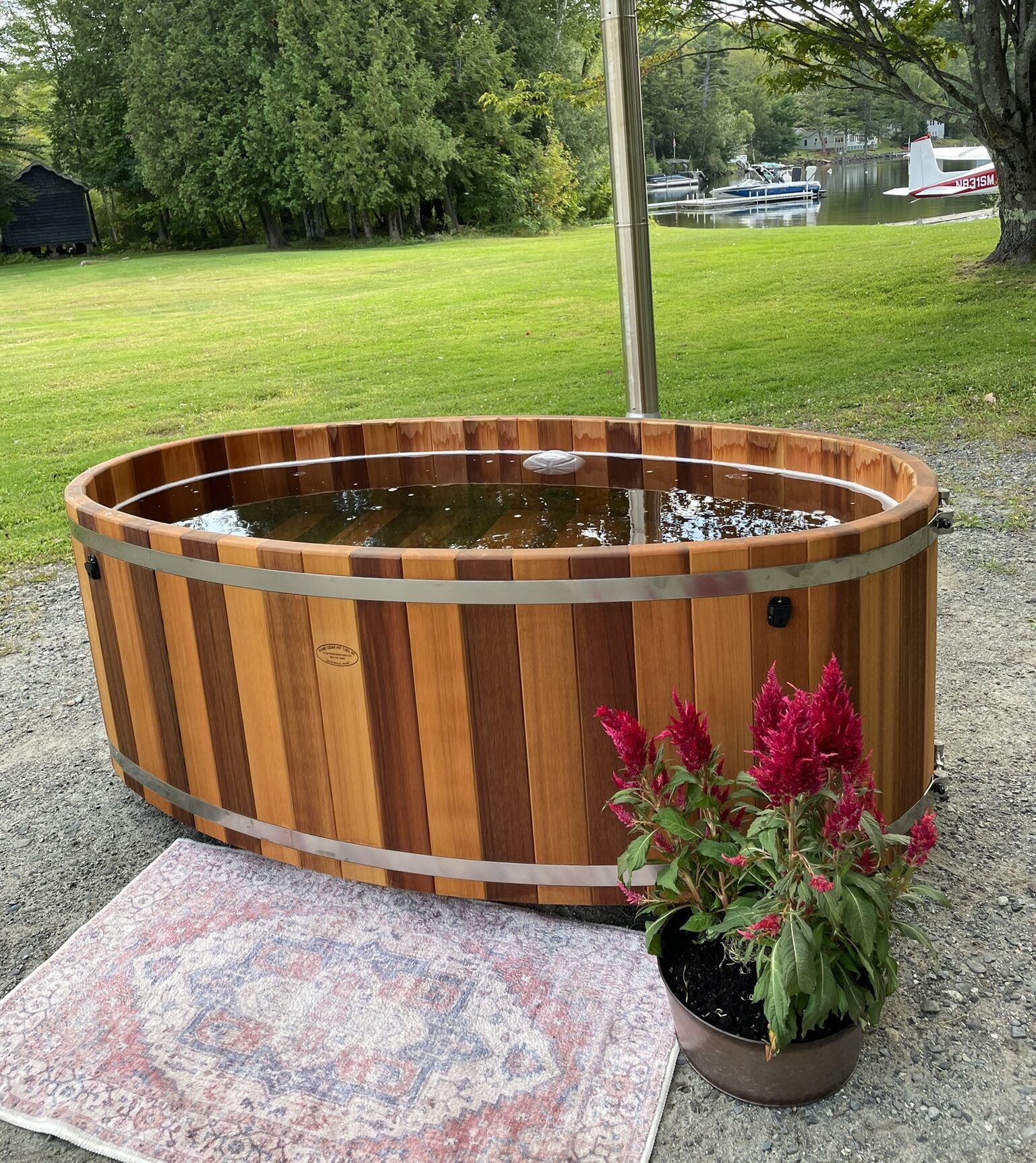 2 person wood-fired tub.2 Two-person Maine Cedar Tub